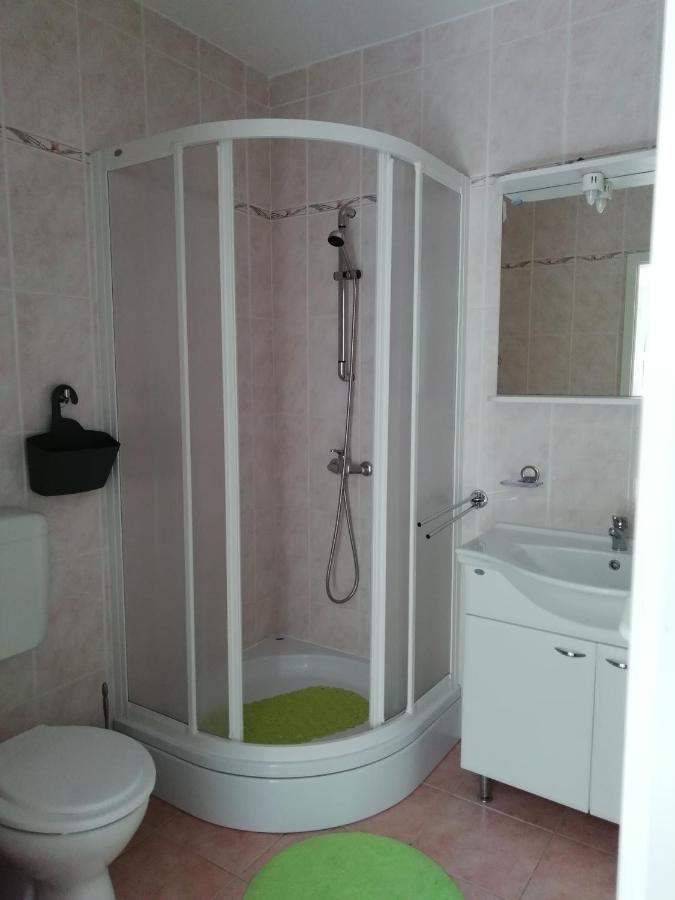 Apartmani Ban 오미살즈 외부 사진